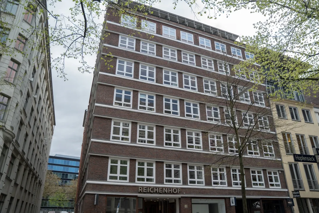 Außenansicht des Gebäudes von BNS in Hamburg.
